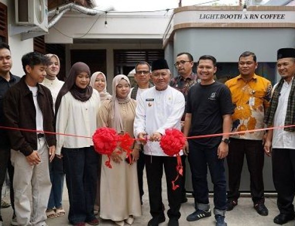 Wawako Solok Hadiri Grand Opening Lighbooth dan Unlock Working Space RN Coffee & Roastery